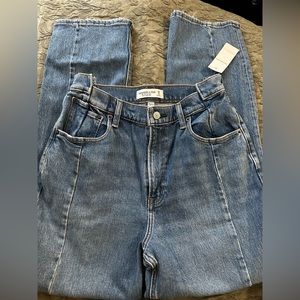 Abercrombie Curve Love 90s Straight Ultra High Rise